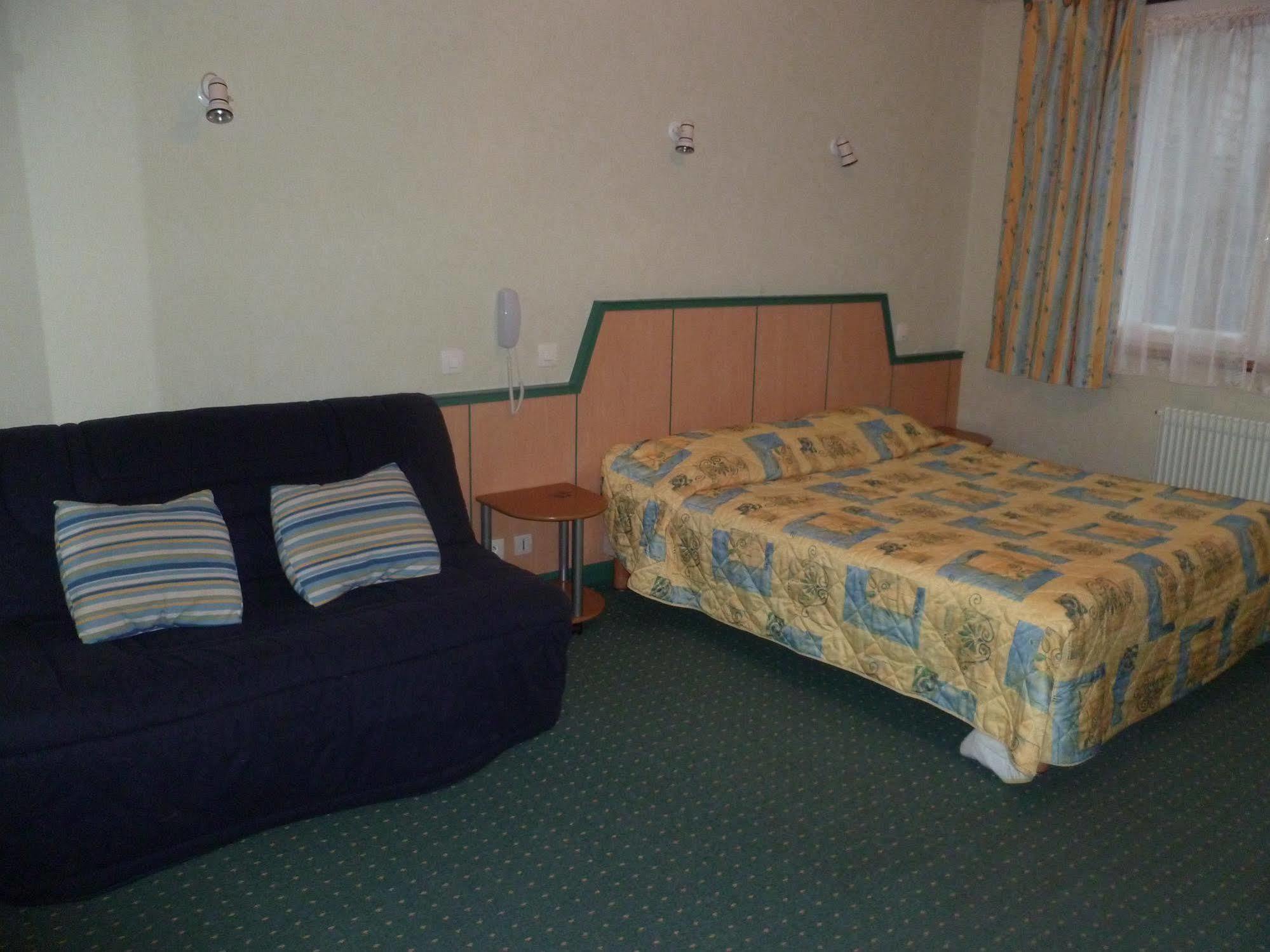 Hotel Rive Sud チノン エクステリア 写真